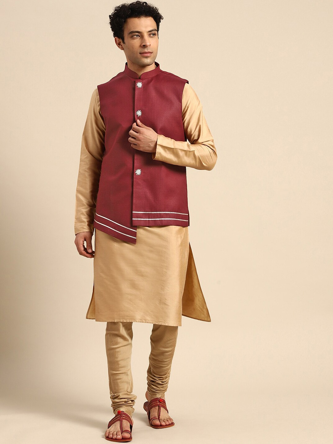 

KISAH Mandarin Collar Kurta With Churidar & Jacket, Maroon