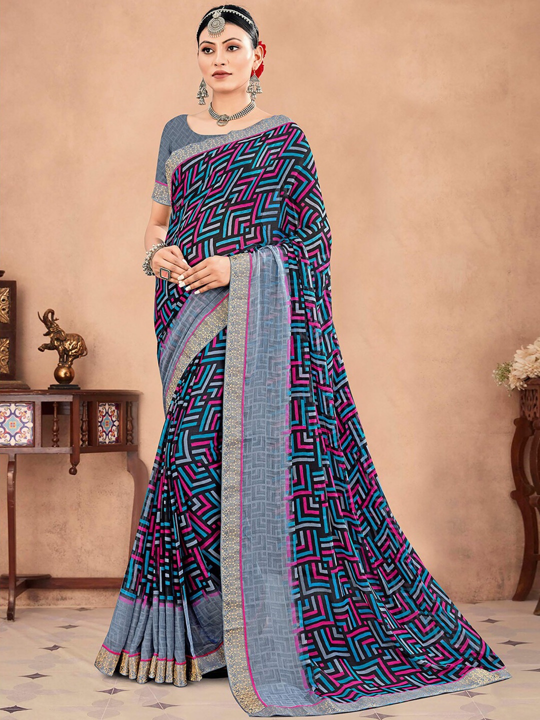 

Mitera Printed Pure Chiffon Saree, Grey