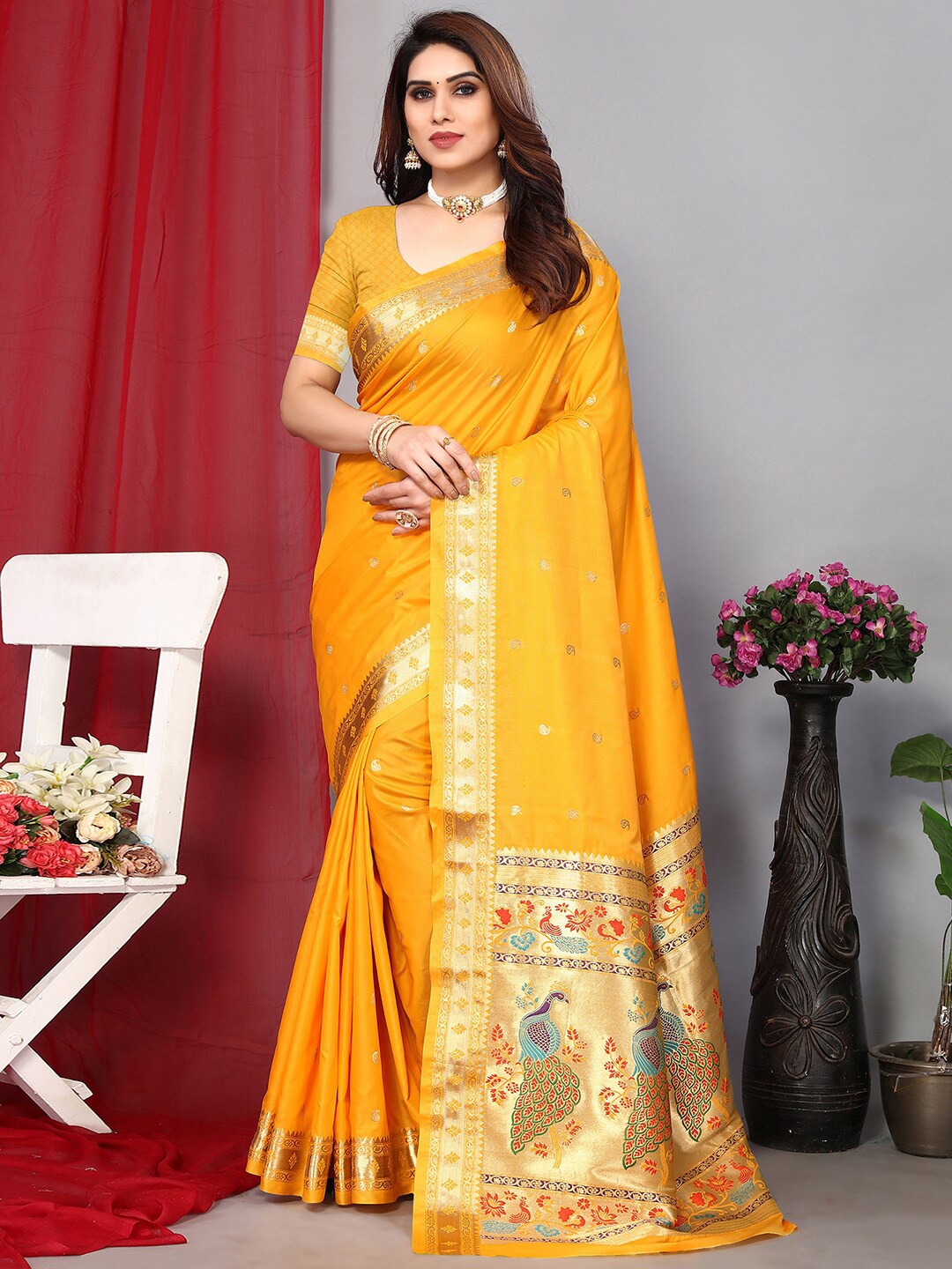 

Mitera Paisley Woven Design Zari Paithani Saree, Yellow