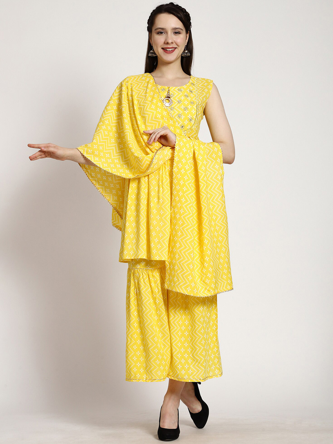 

SkyaSia Bandhani Printed Sleeveless Thread Work Kurti With Sharara & Dupatta, Yellow
