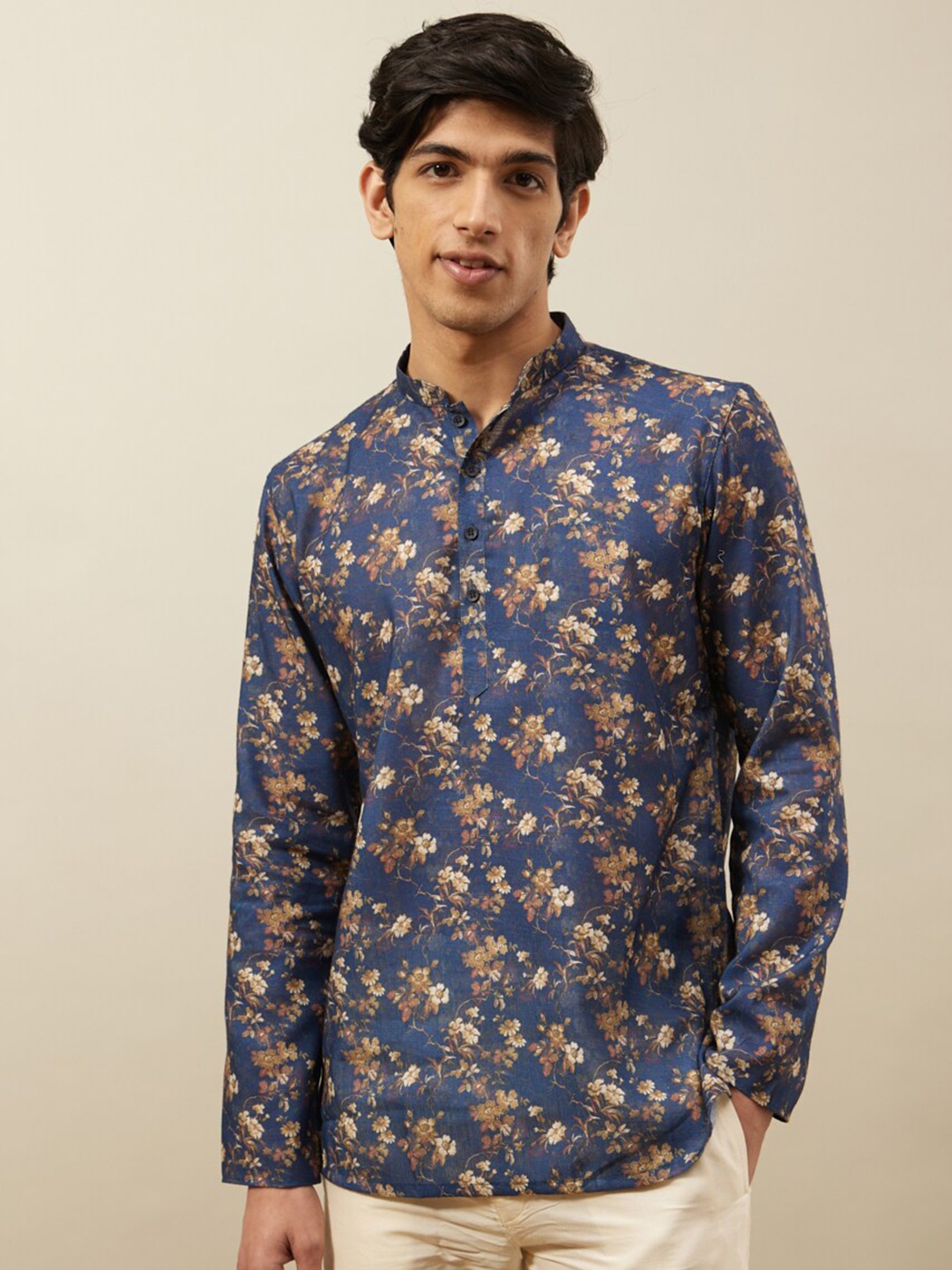 

Manyavar Mandarin Collar Floral Printed Kurta, Blue