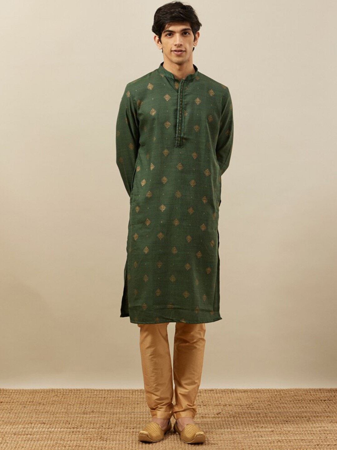 

Manyavar Ethnic Motif Printed Mandarin Collar Thread Work Kurta With Pyjamas, Green