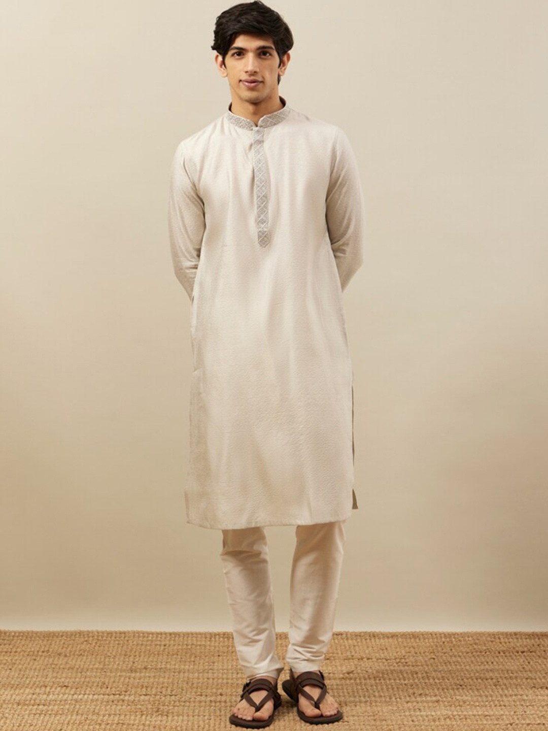 

Manyavar Ethnic Motifs Woven Design Thread Work Kurta with Pyjamas, Off white