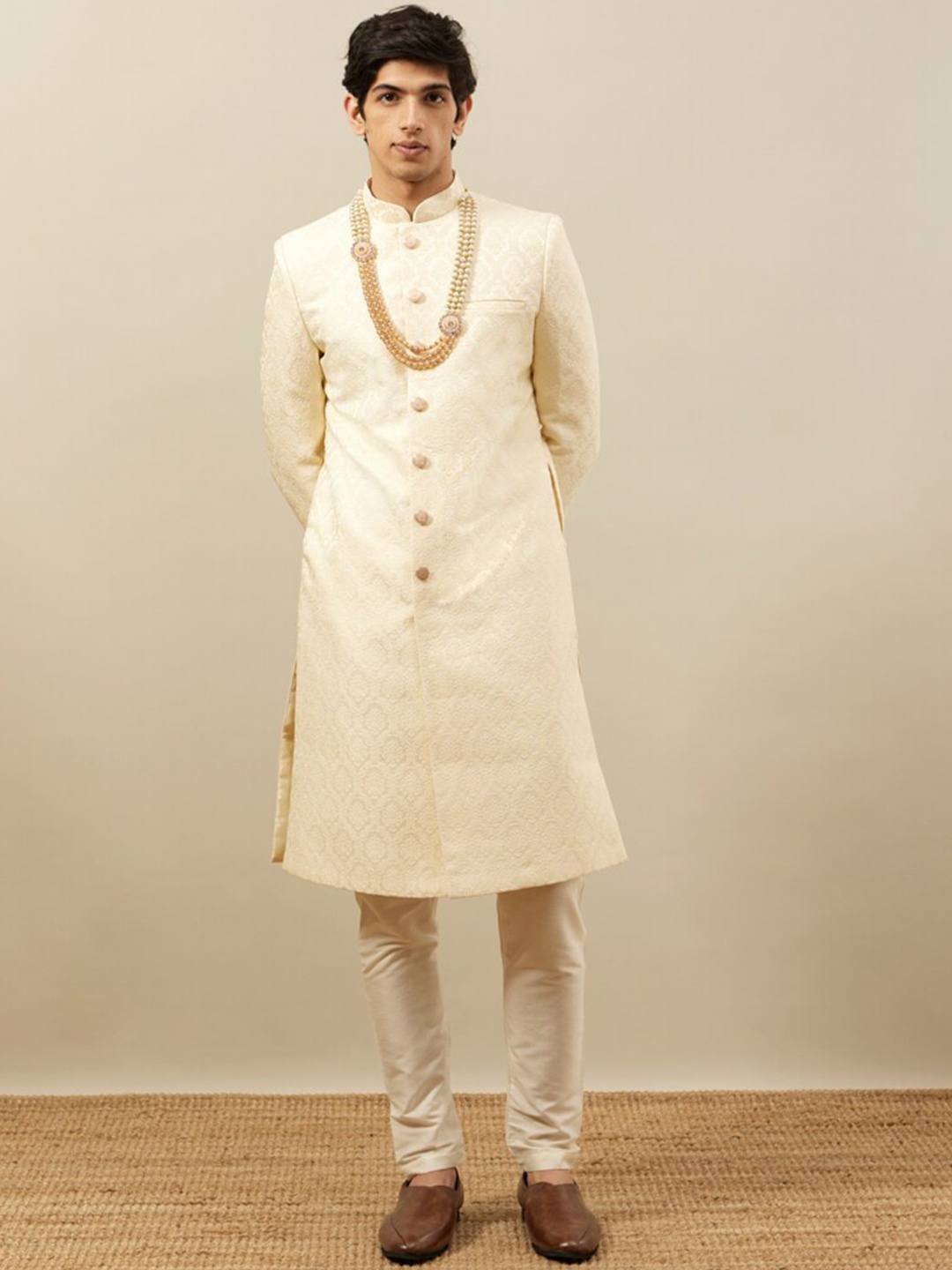 

Manyavar Self-Design Brocade Sherwani Set, Off white