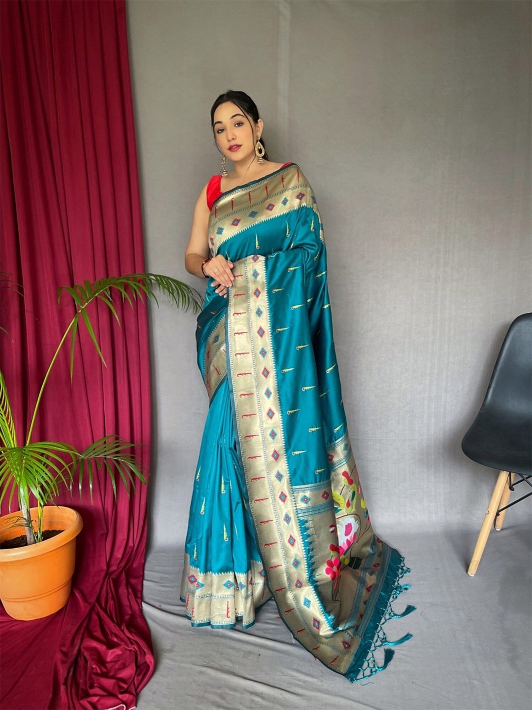 

Mitera Woven Design Zari Paithani Saree, Blue