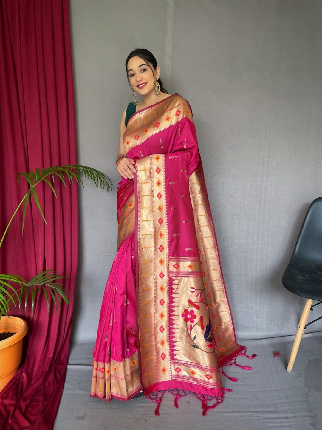 

Mitera Woven Design Zari Paithani Saree, Pink