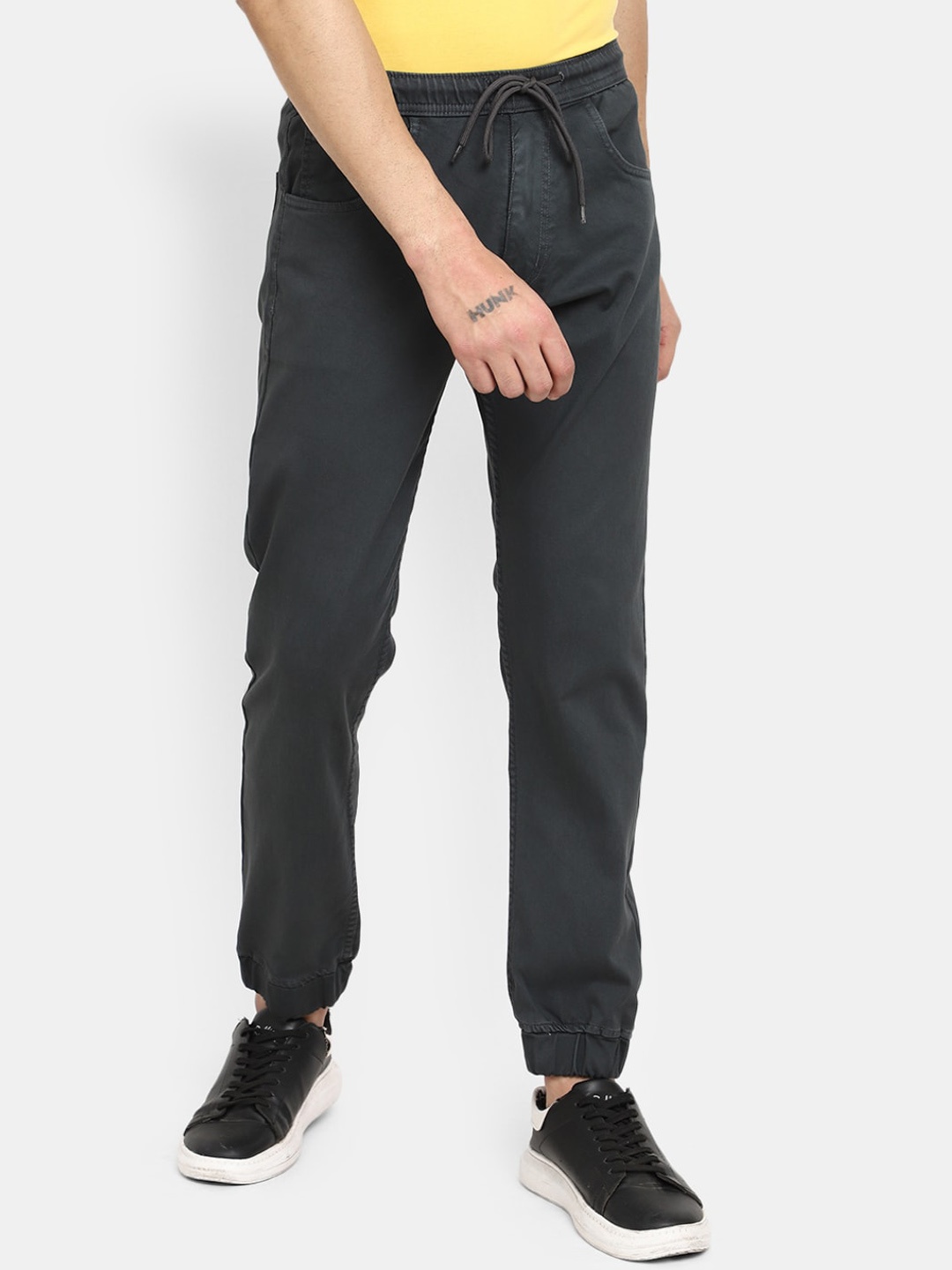 

V-Mart Men Classic Mid-Rise Joggers, Grey