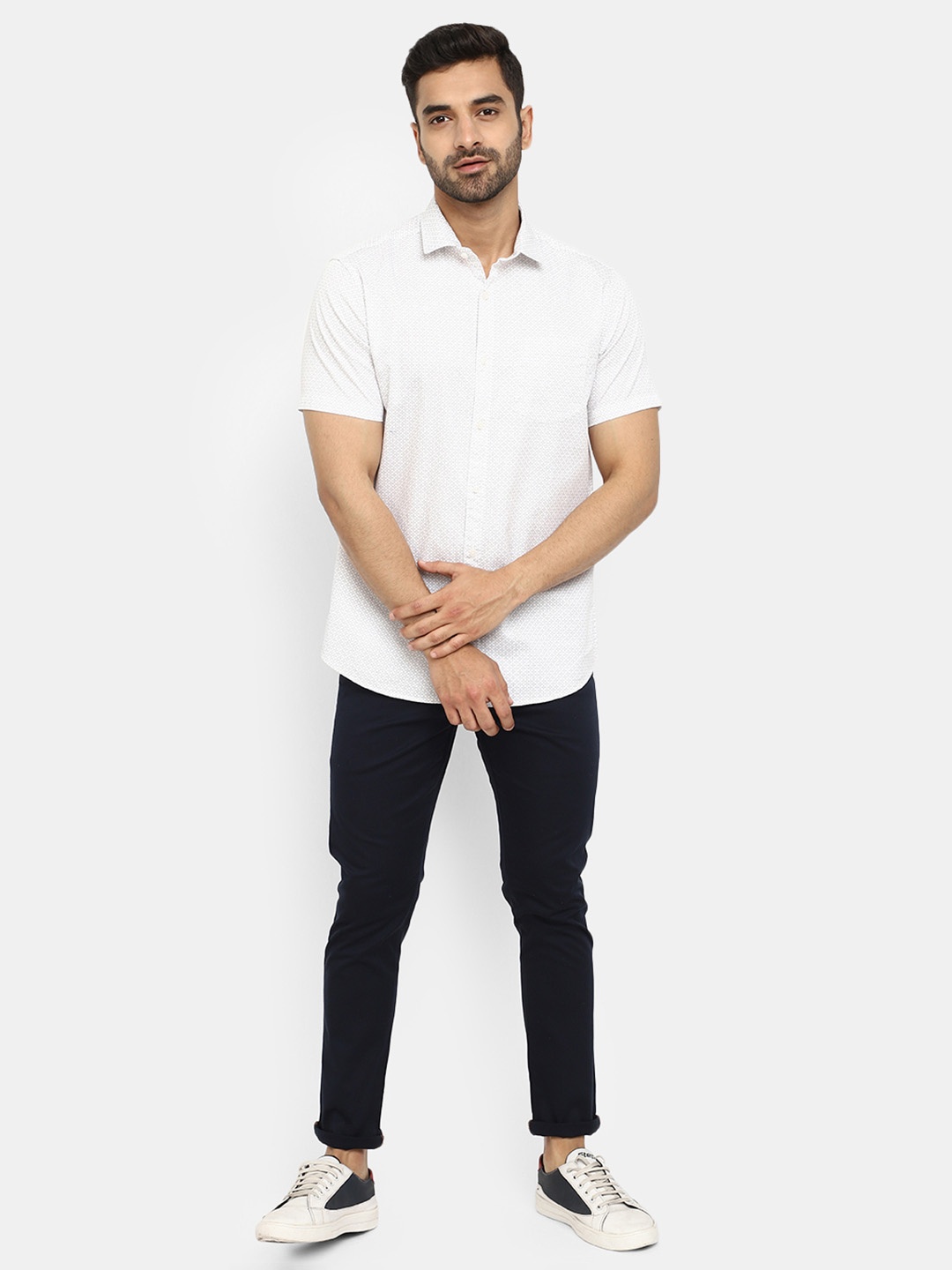 

V-Mart Men Classic Mid -Rise Chinos Trouser, Navy blue