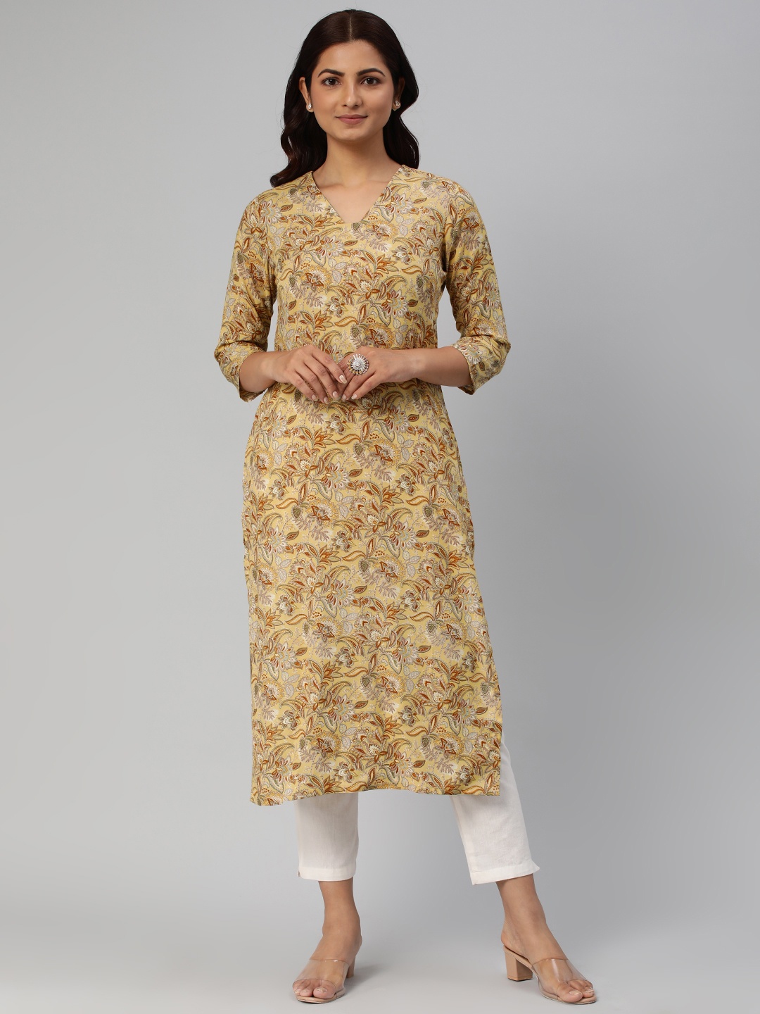 

HRITIKA Women Floral Printed Straight Kurta, Yellow