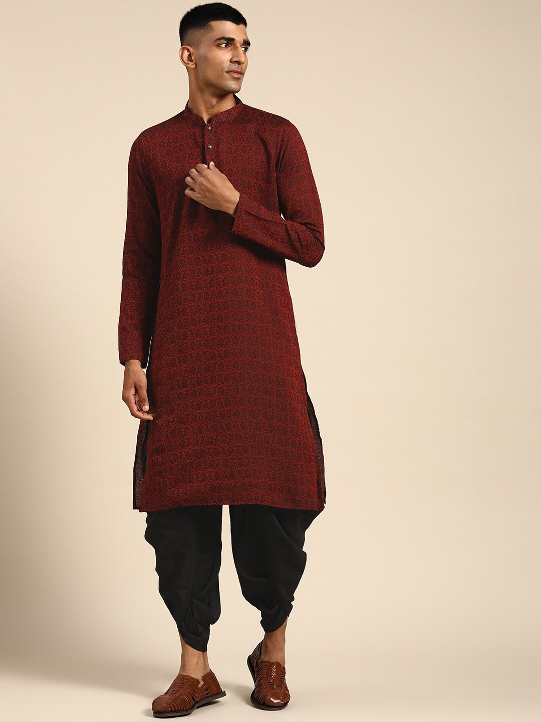 

KISAH Men Textured Regular Fit Ethnic Motifs Kurta Dhoti Set, Maroon