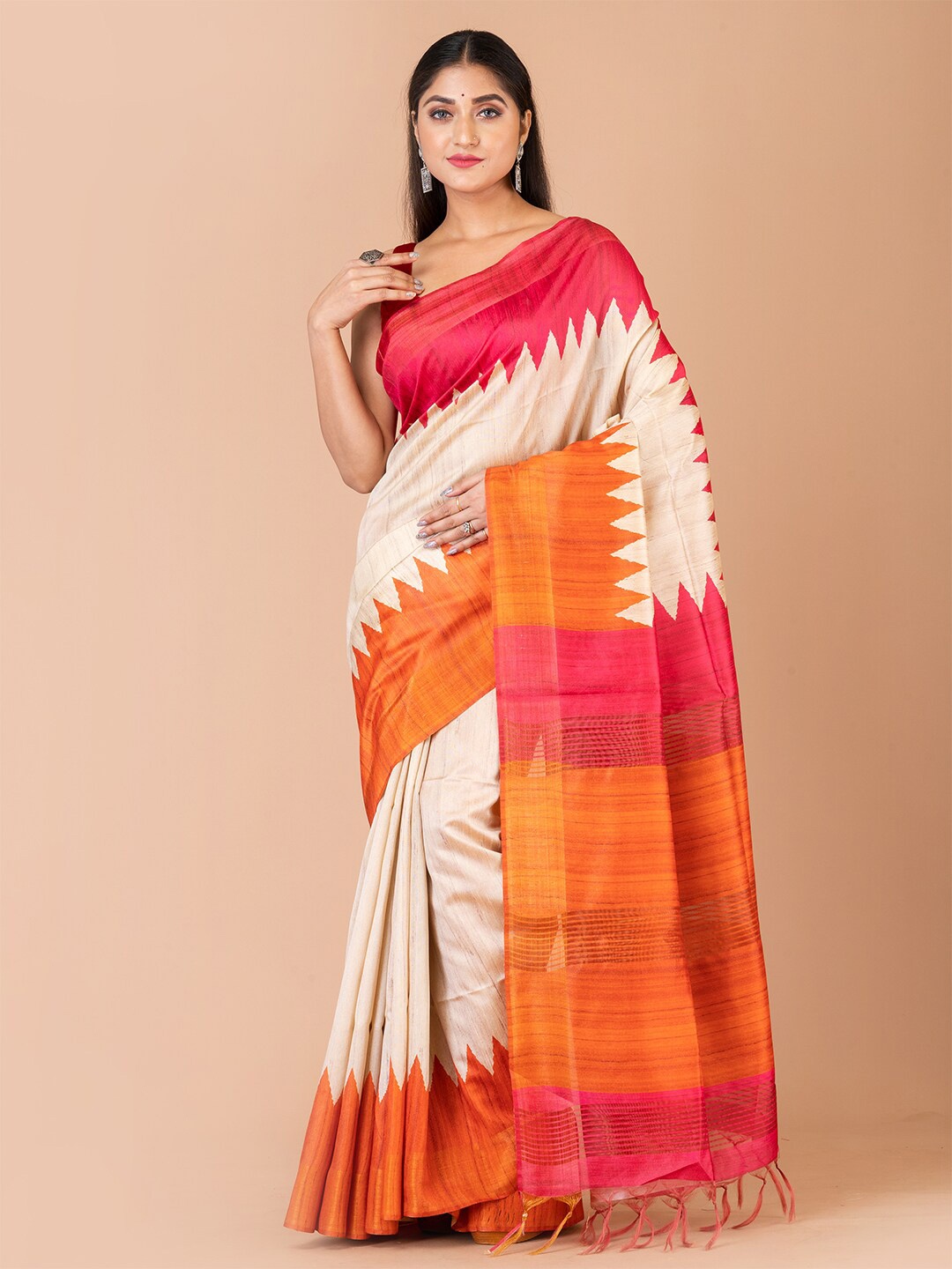 

Laa Calcutta Silk Blend Banarasi Saree With Tassel, Beige