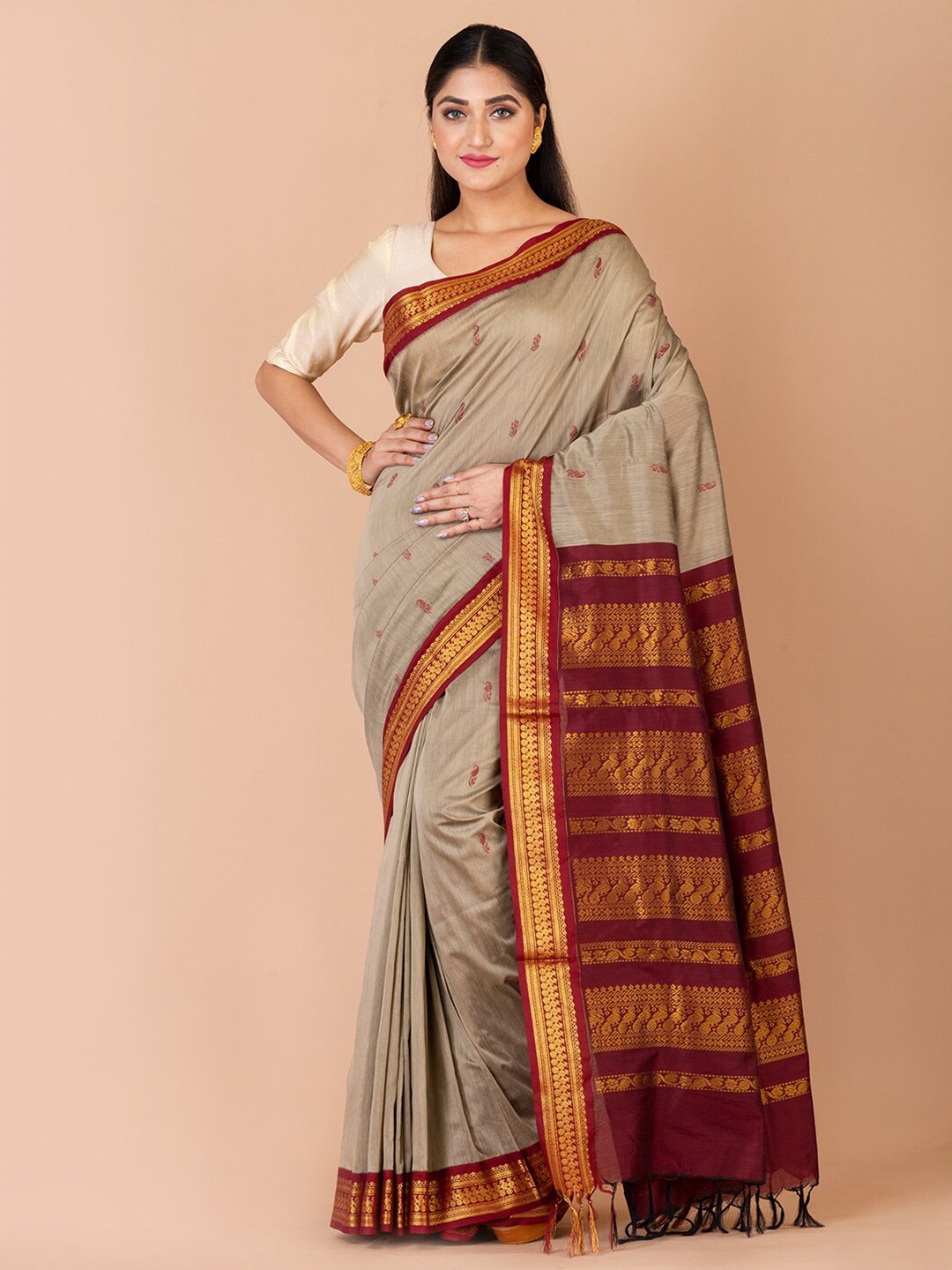 

Laa Calcutta Ethnic Motif Silk Blend Gadwal Zari Saree, Grey