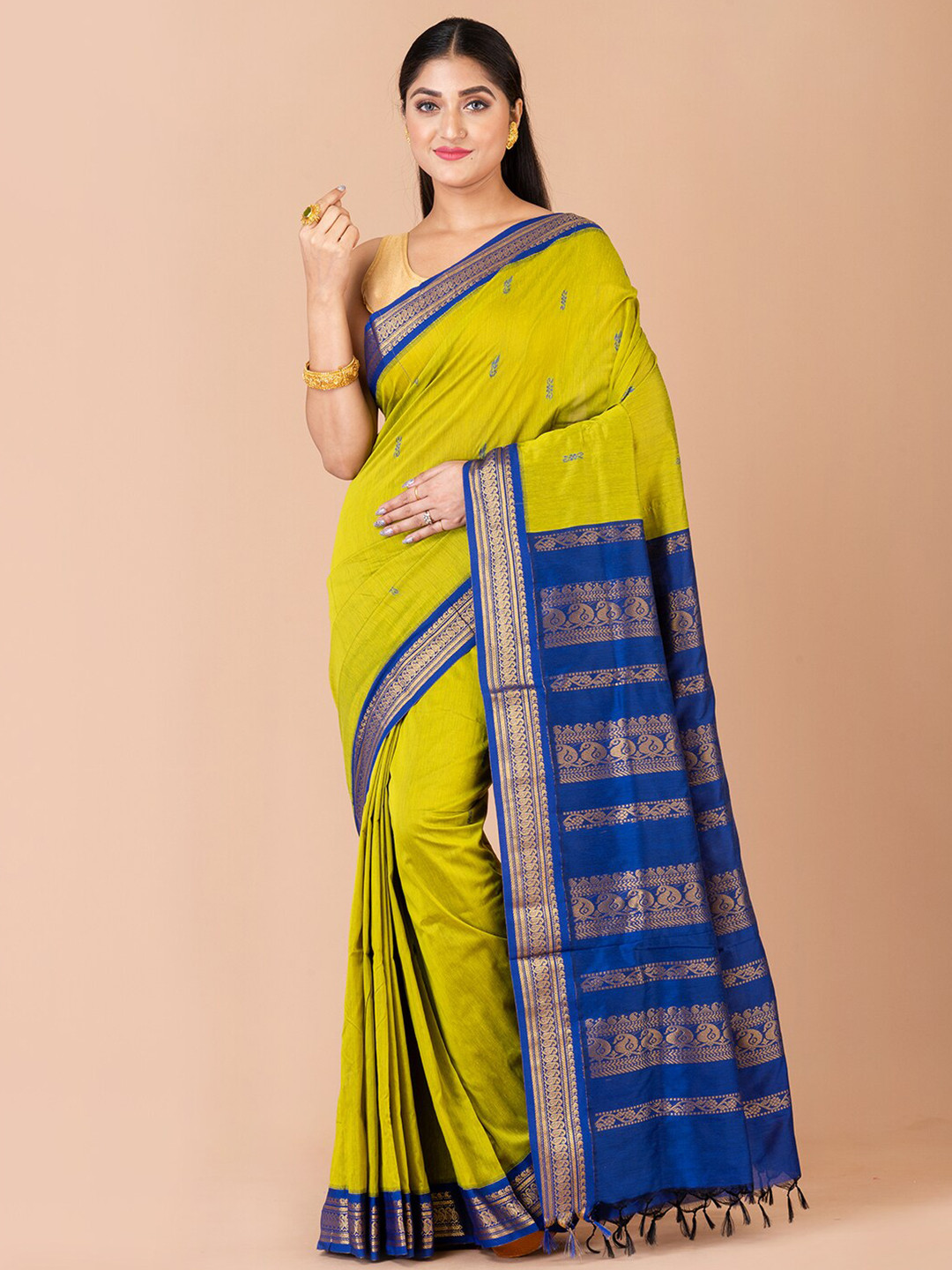 

Laa Calcutta Floral Woven Design Zari Gadwal Saree, Green