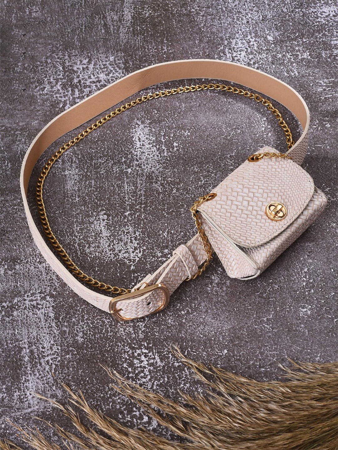

HAUTE SAUCE by Campus Sutra Women Textured Waist Belt, White