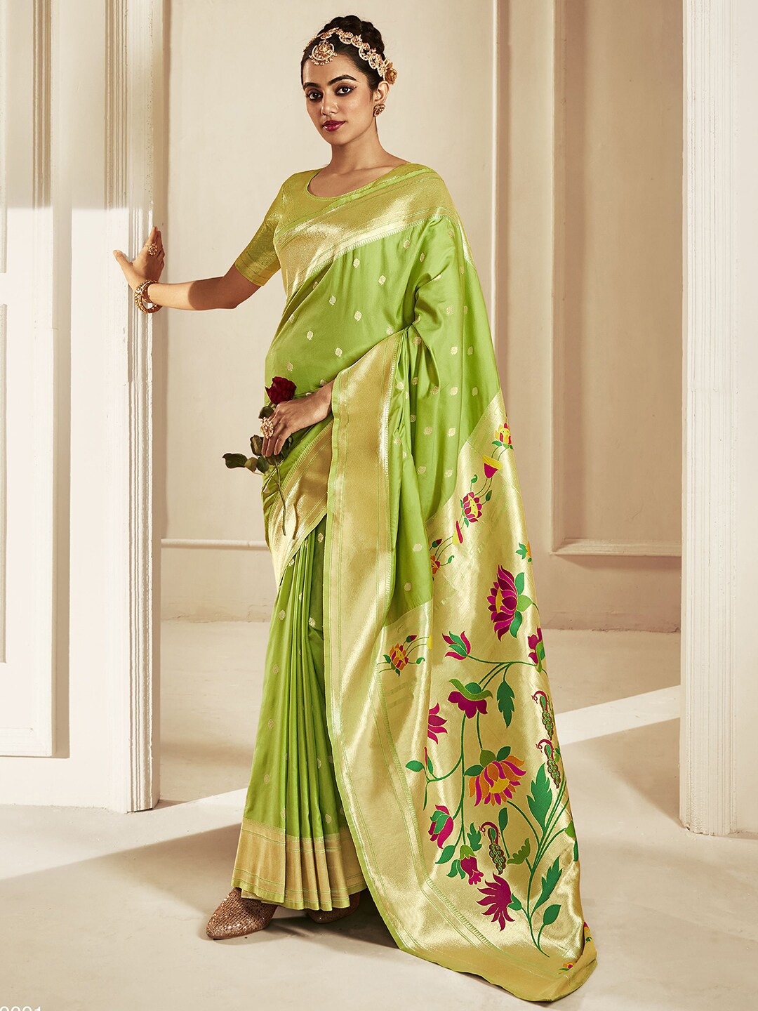 

Satrani Ethnic Motifs Woven Design Zari Banarasi Saree, Green
