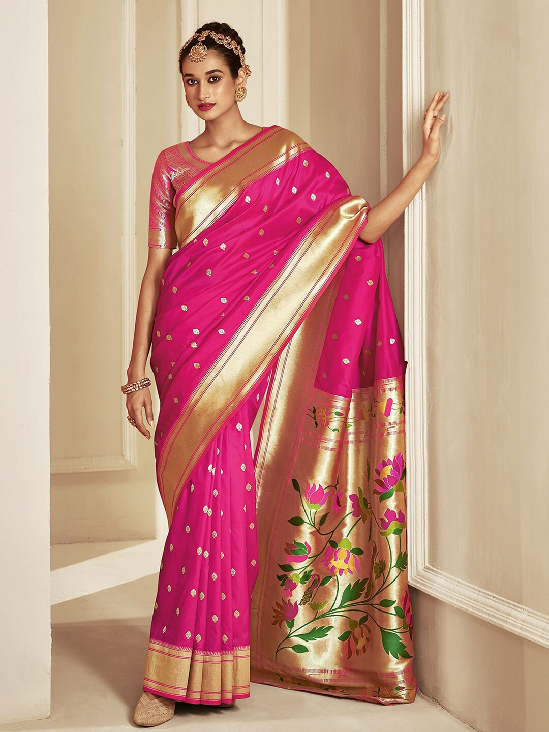 

Satrani Ethnic Motif Woven Design Zari Banarasi Saree, Pink