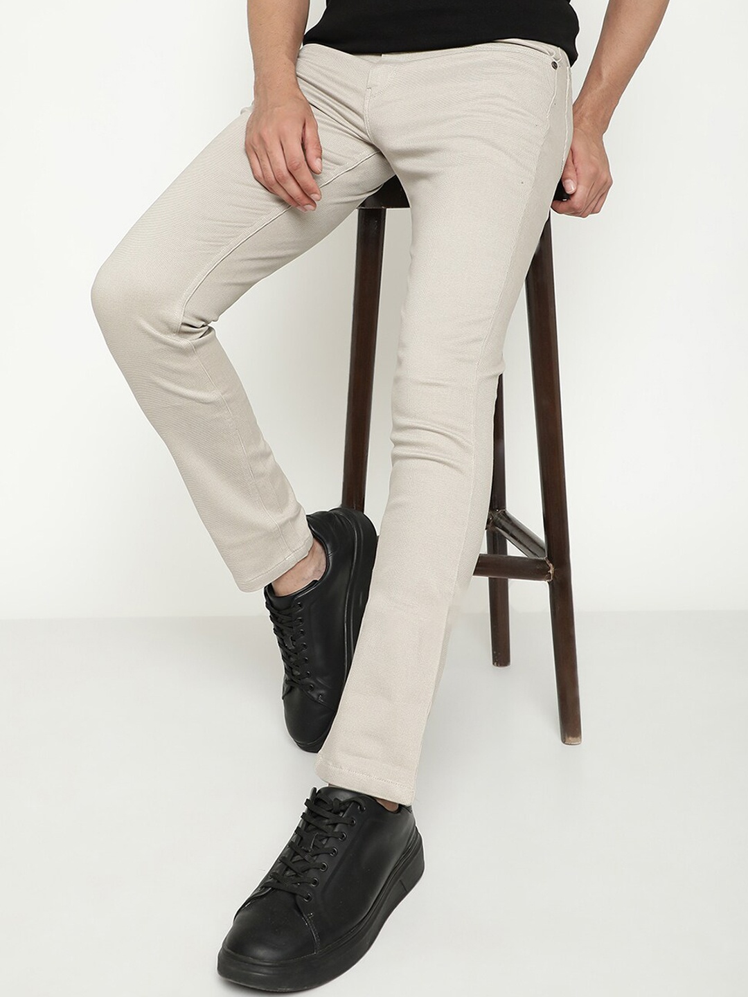 

Octave Men Mid-Rise Plain Flat-Front Cotton Regular Trousers, Cream