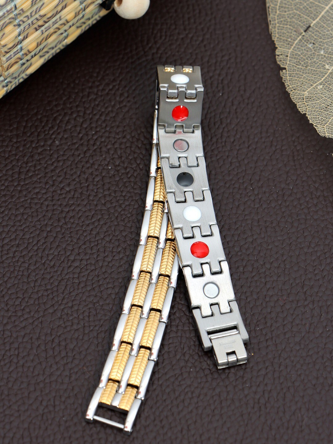 

UNIVERSITY TRENDZ Men Gold-Plated Link Bracelet