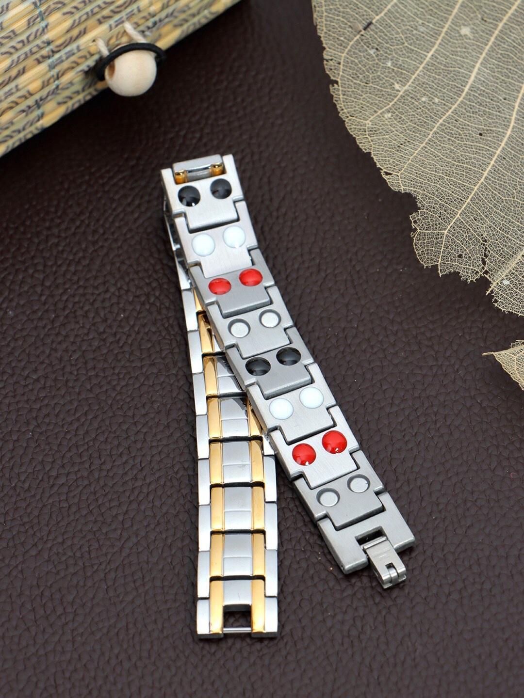

UNIVERSITY TRENDZ Men Silver-Plated Link Bracelet
