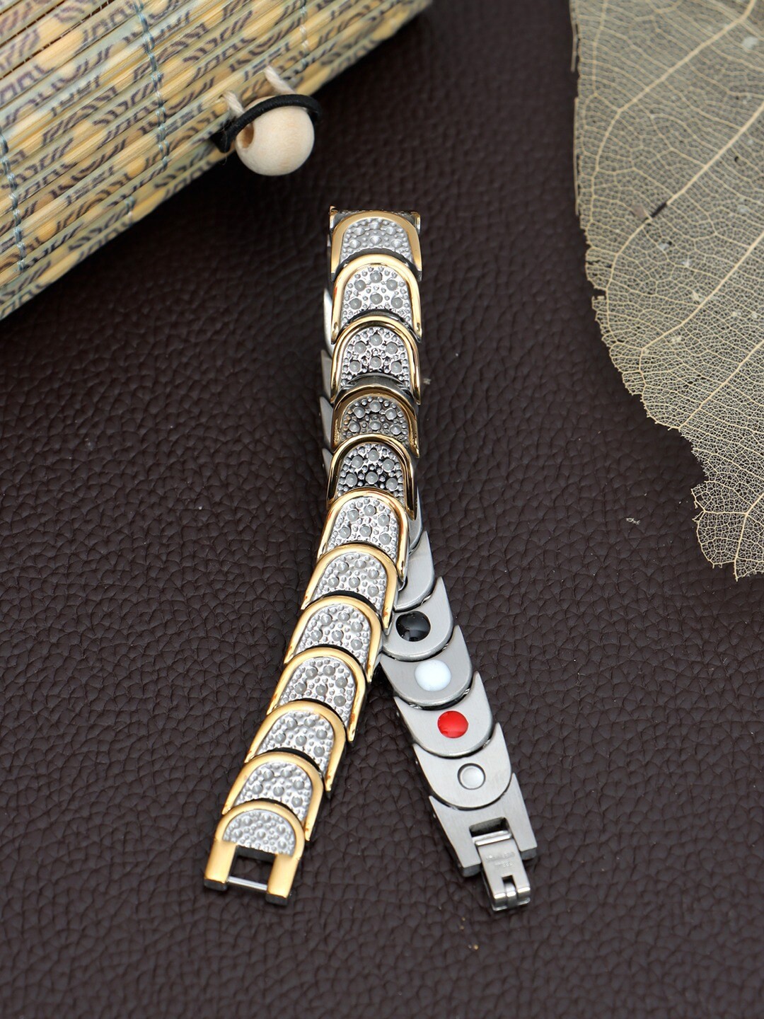 

UNIVERSITY TRENDZ Men Silver-Plated Link Bracelet