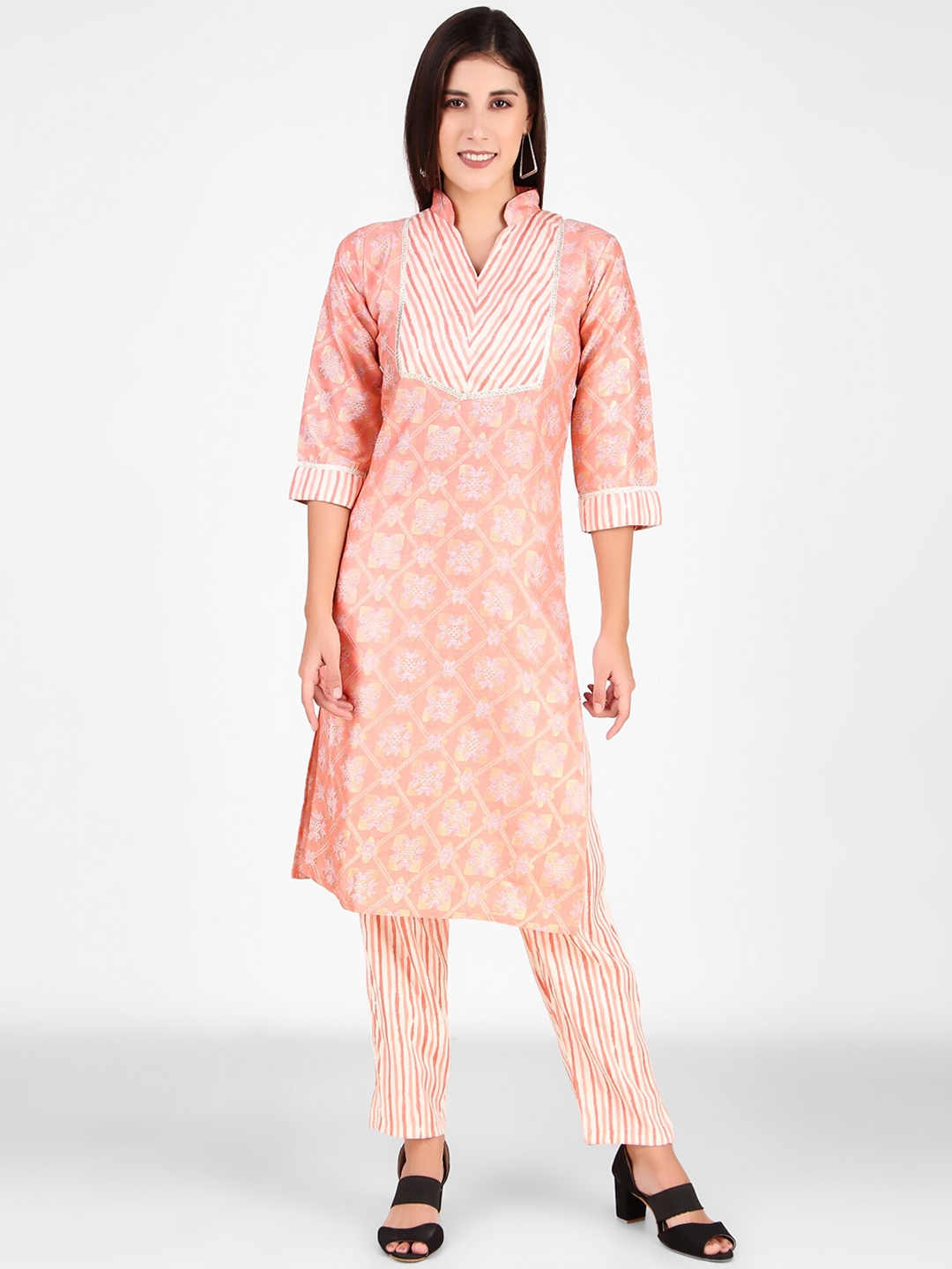 

FNOCKS Leheriya Printed Gotta Patti Pure Cotton Kurta with Trousers, Peach