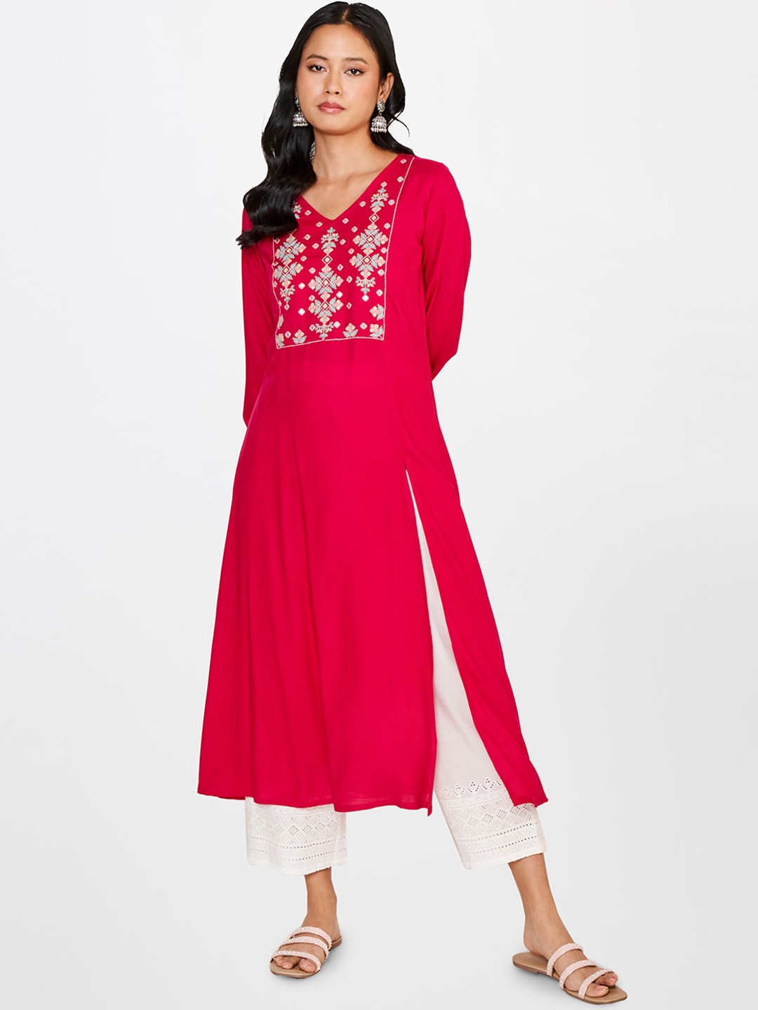 

Global Desi Ethnic Motifs Yoke Design Thread Work Kurta, Red