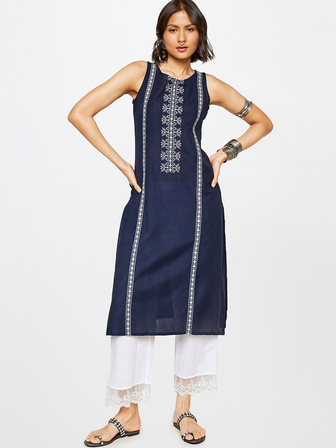 

Global Desi Ethnic Motifs Embroidered Thread Work Straight Kurta, Navy blue