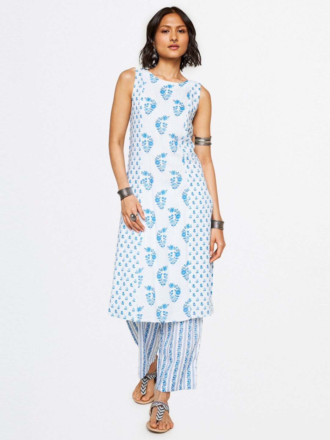 

Global Desi Floral Printed Panelled Kurta with Palazzos, White