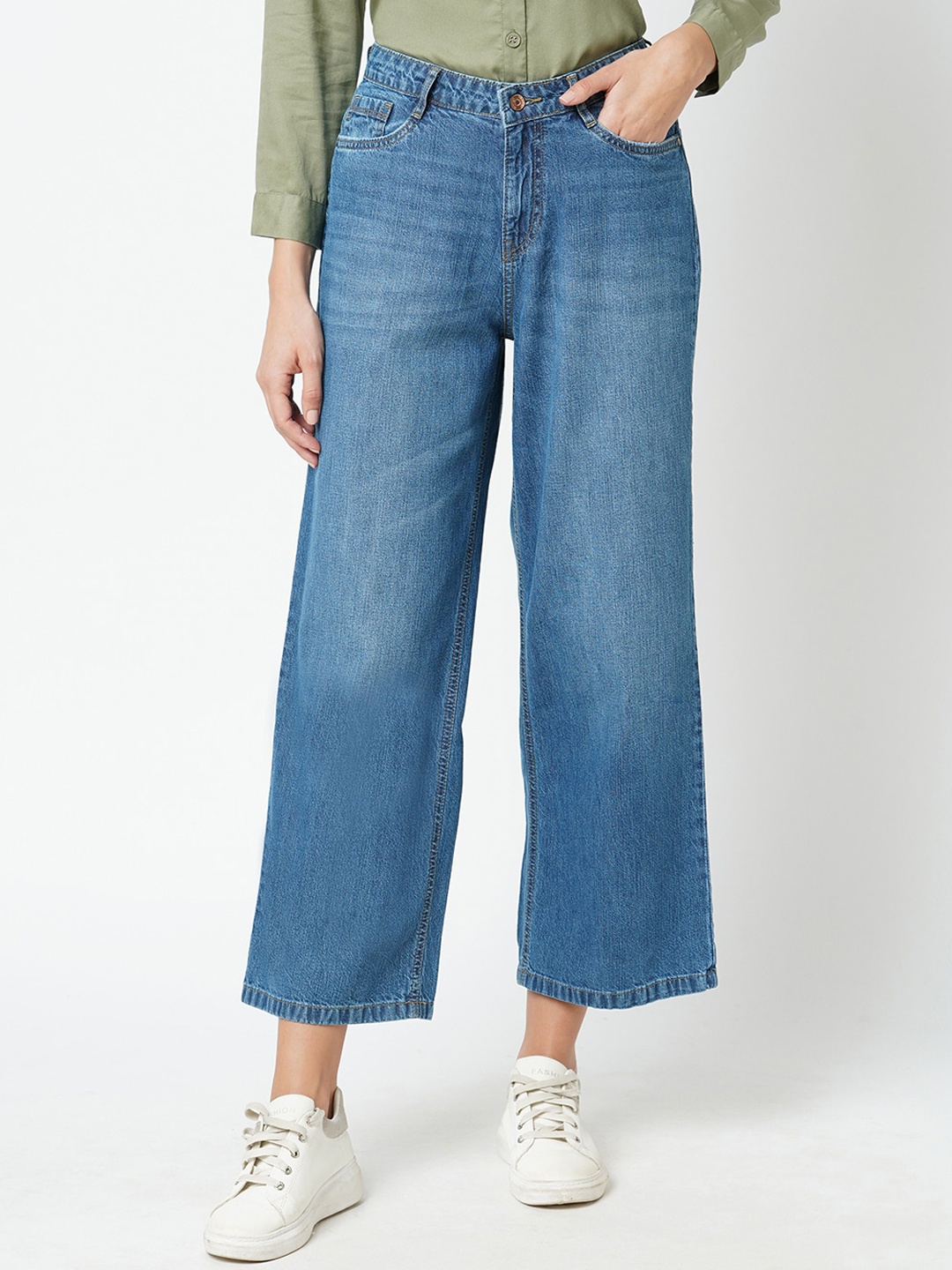 

Kraus Jeans Women Wide Leg Low Distress Light Fade Jeans, Blue