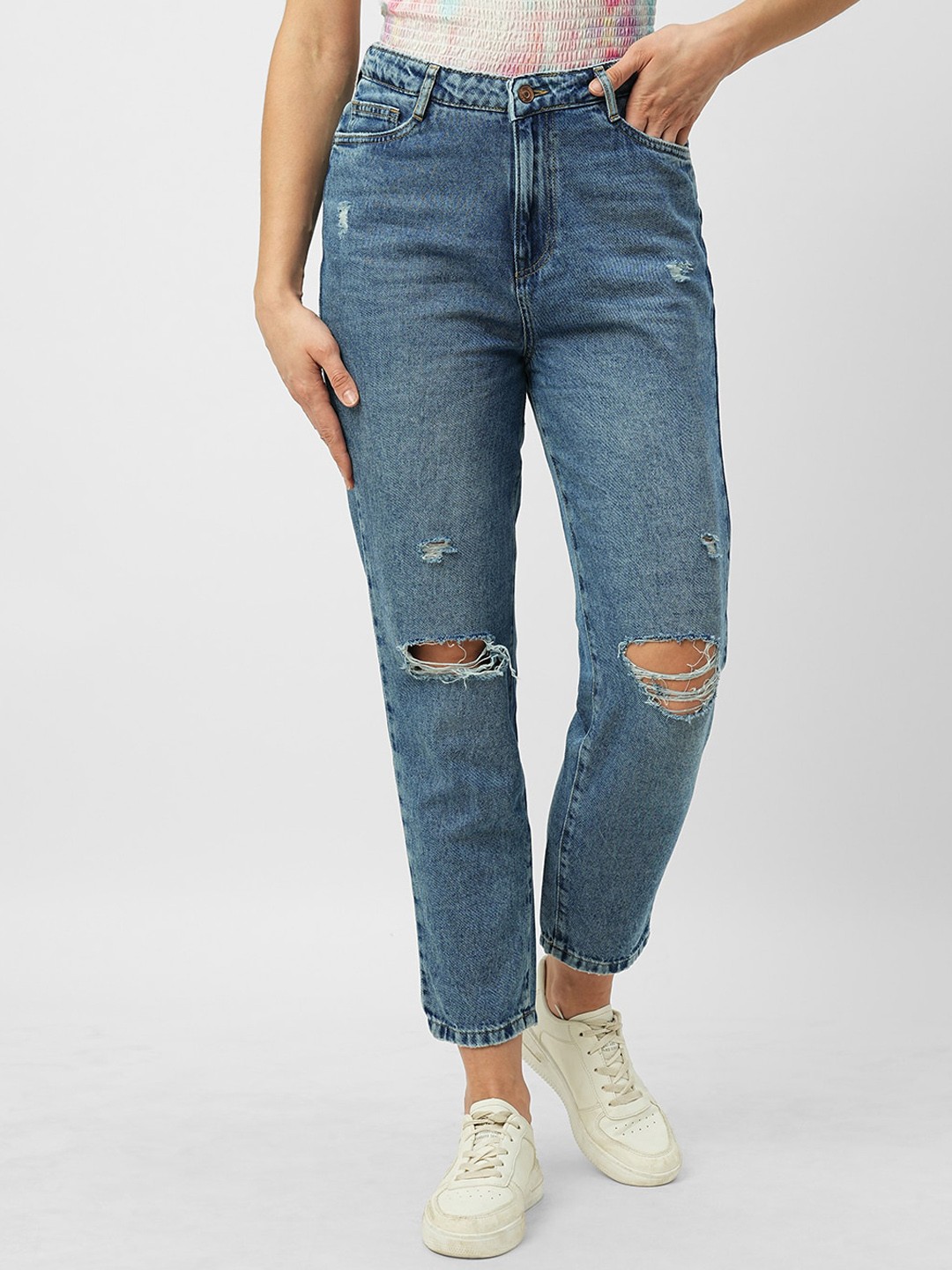

Kraus Jeans Women Mom Fit High-Rise Mildly Distressed Light Fade Cotton Jeans, Blue