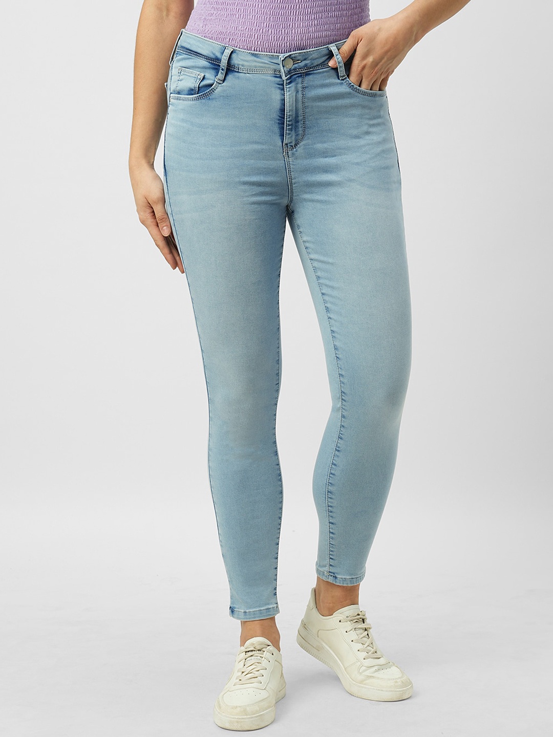 

Kraus Jeans Women Skinny Fit Light Fade Mid-Rise Cropped Jeans, Blue