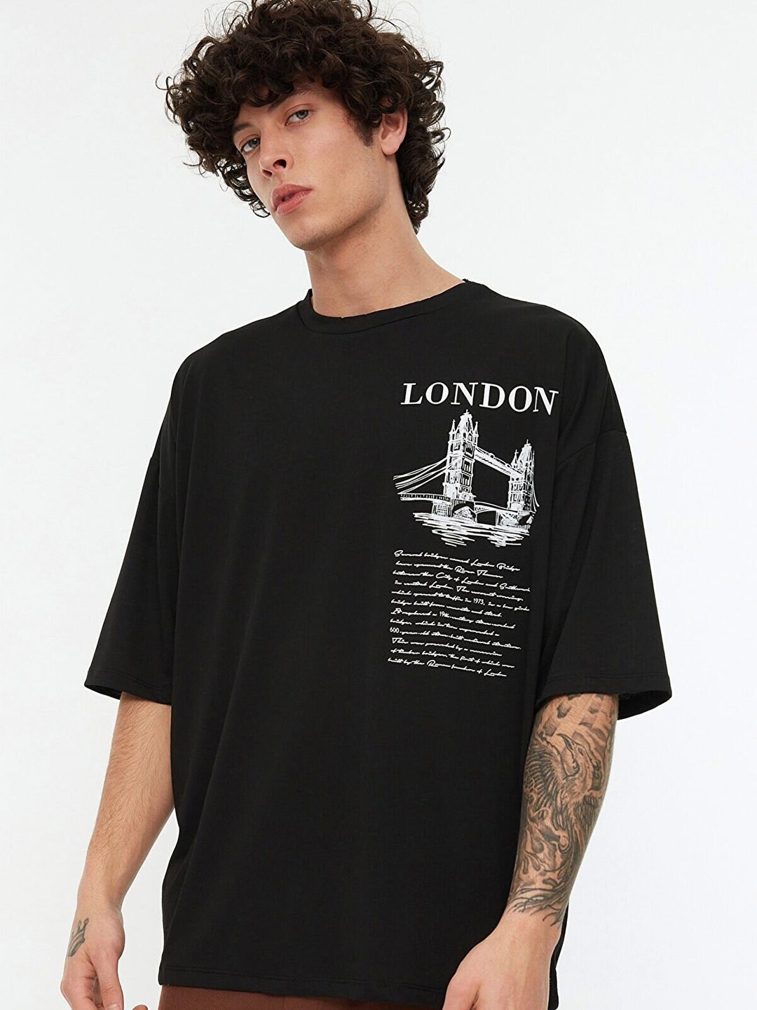 

Trendyol Typography Drop-Shoulder Sleeve Casual T-shirt, Black