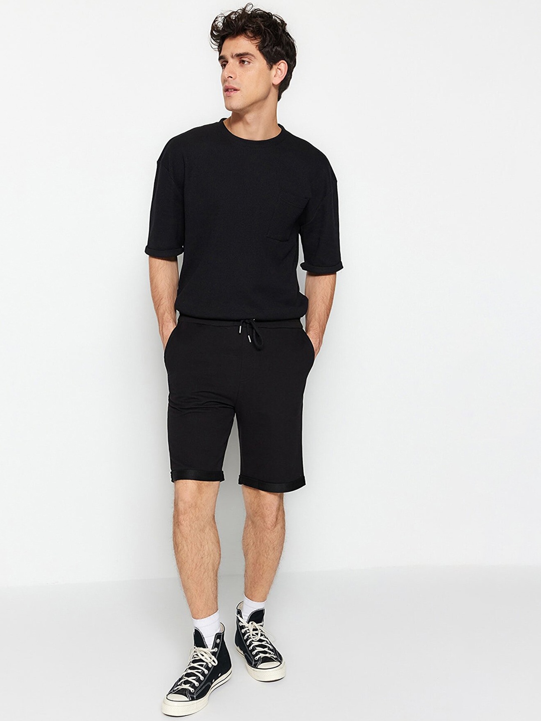 

Trendyol Men Mid Rise knitted Sports Shorts, Black