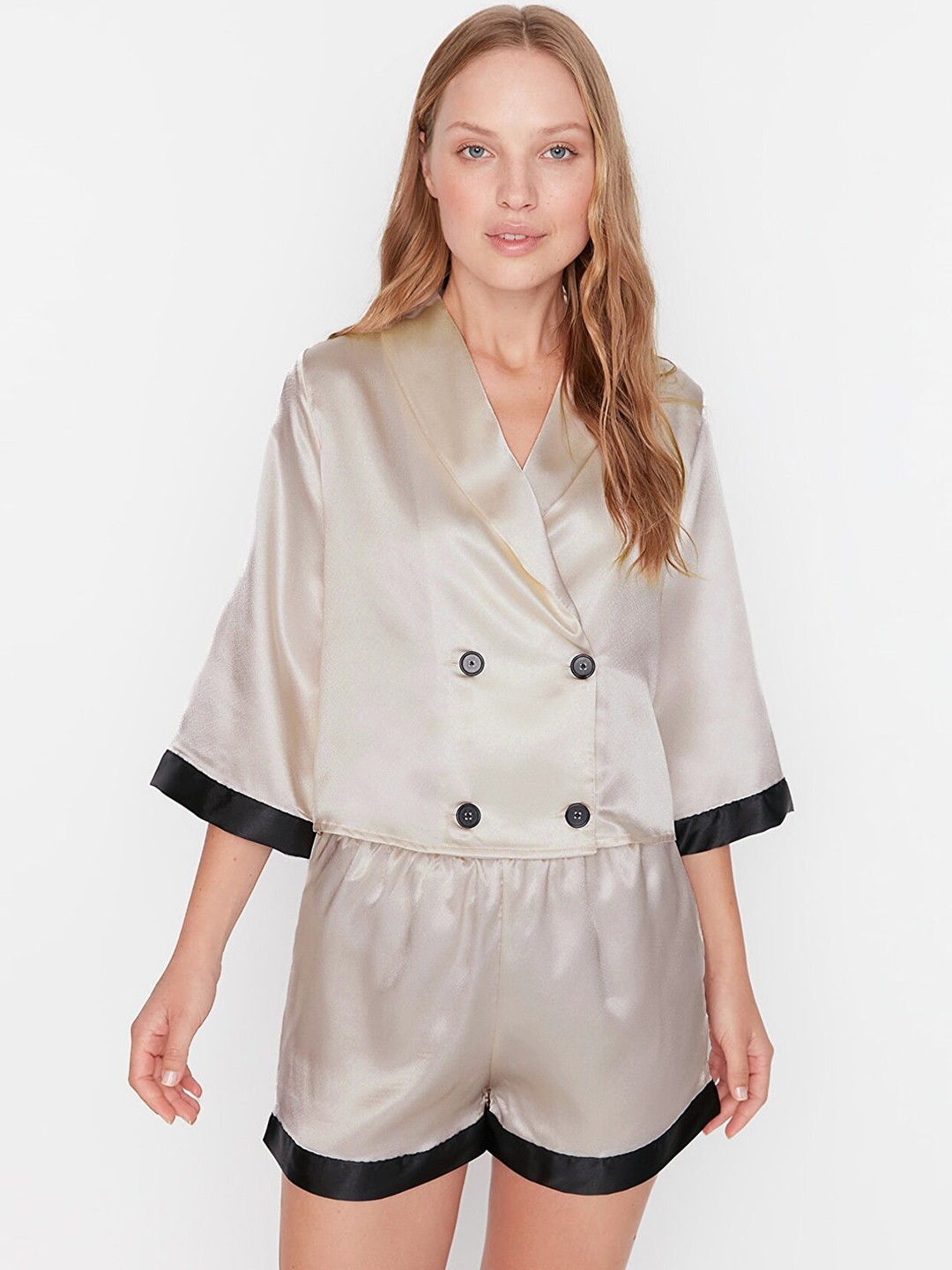 

Trendyol V-Neck Three-Quarter Sleeves Night Suit, Beige