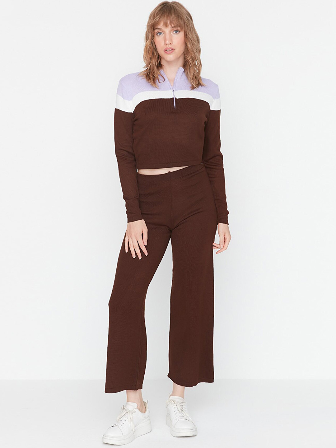 

Trendyol Colourblocked Long Sleeves Acrylic T-shirt & Trouser, Brown