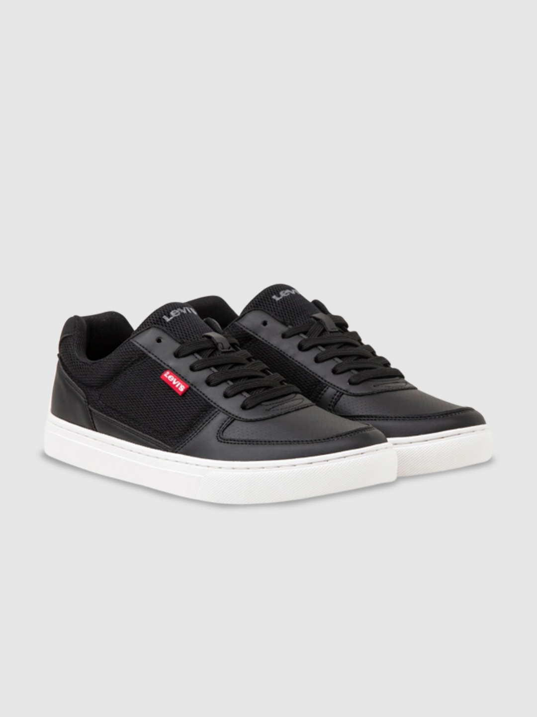

Levis Men Textured Sneakers, Black