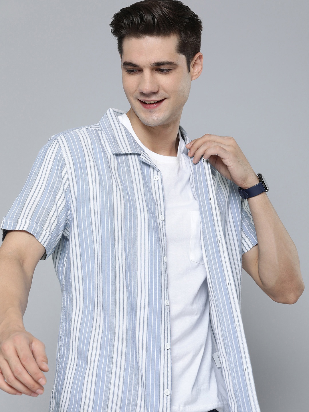 

HERE&NOW Men Slim Fit Opaque Striped Casual Shirt, White