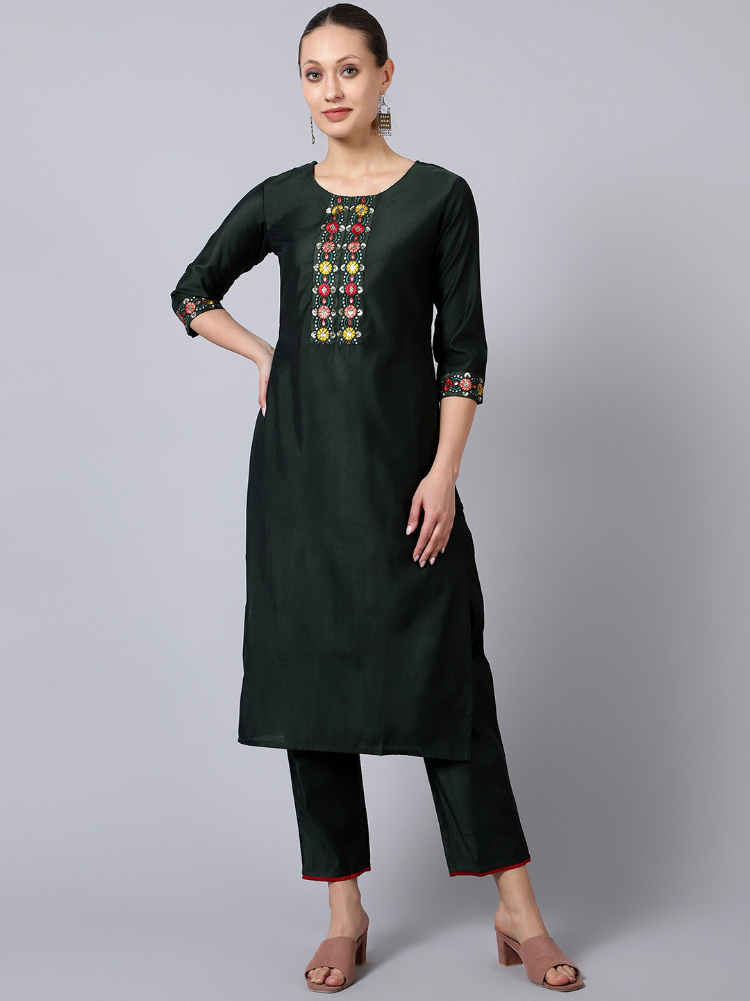 

TIEXA Floral Yoke Design Sequinned Kurta With Trousers, Green