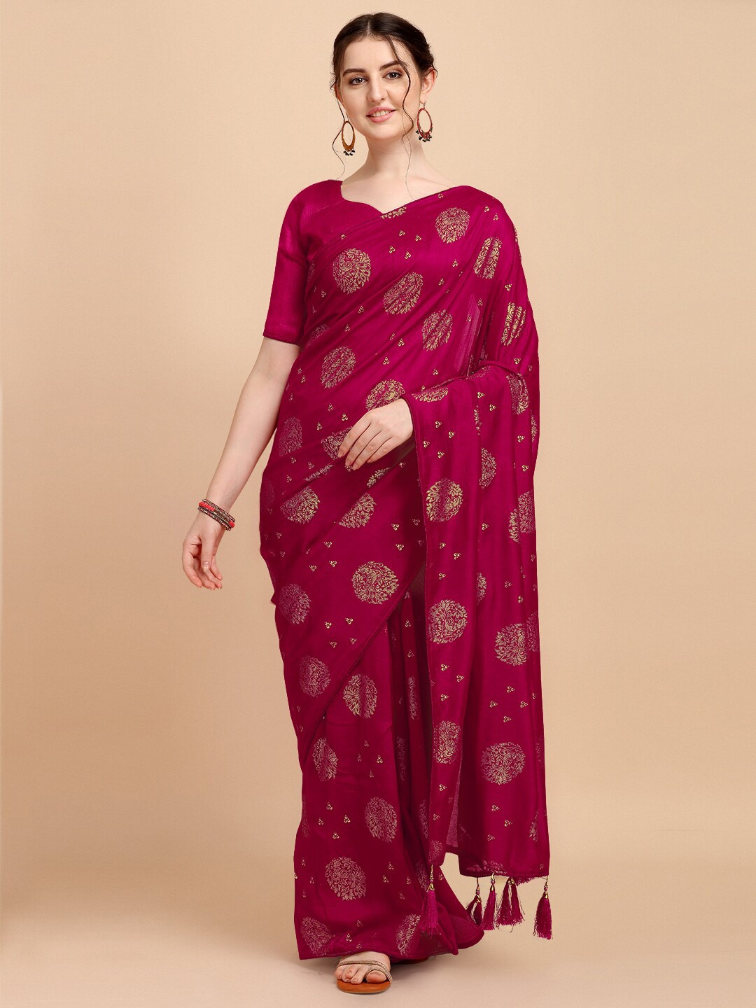 

CLOTHING JUNCTION Floral Printed Silk Blend Saree, Pink