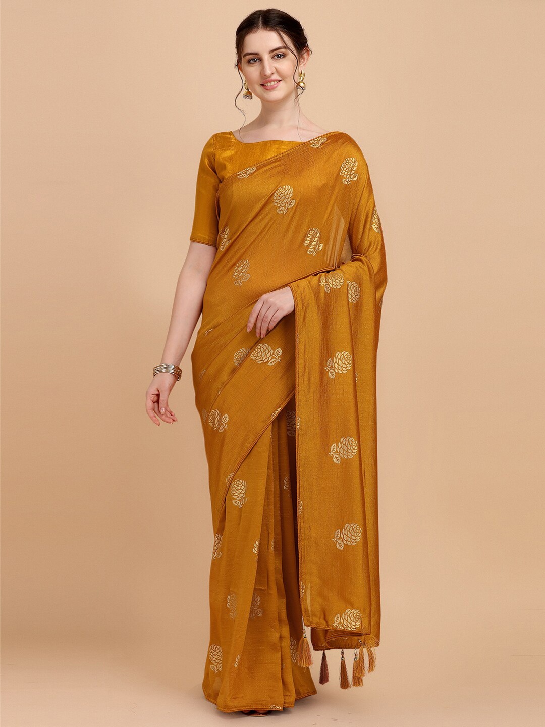 

CLOTHING JUNCTION Floral Printed Silk Blend Saree, Yellow