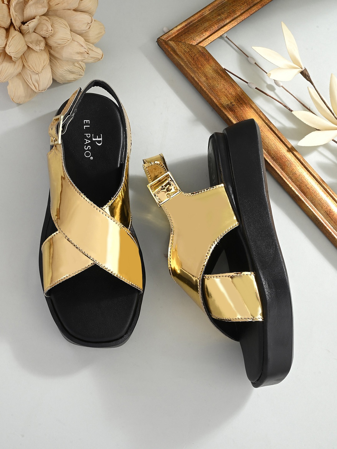 

El Paso Criss-Cross Strap Flatform Heels, Gold