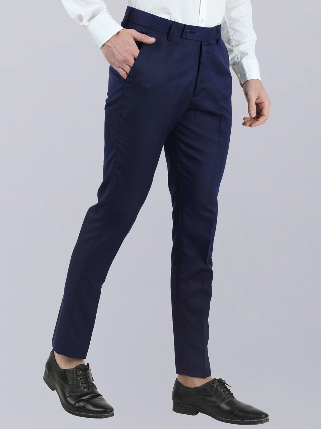 

VEI SASTRE Men Mid-Rise plain Smart Slim Fit Formal Trousers, Navy blue