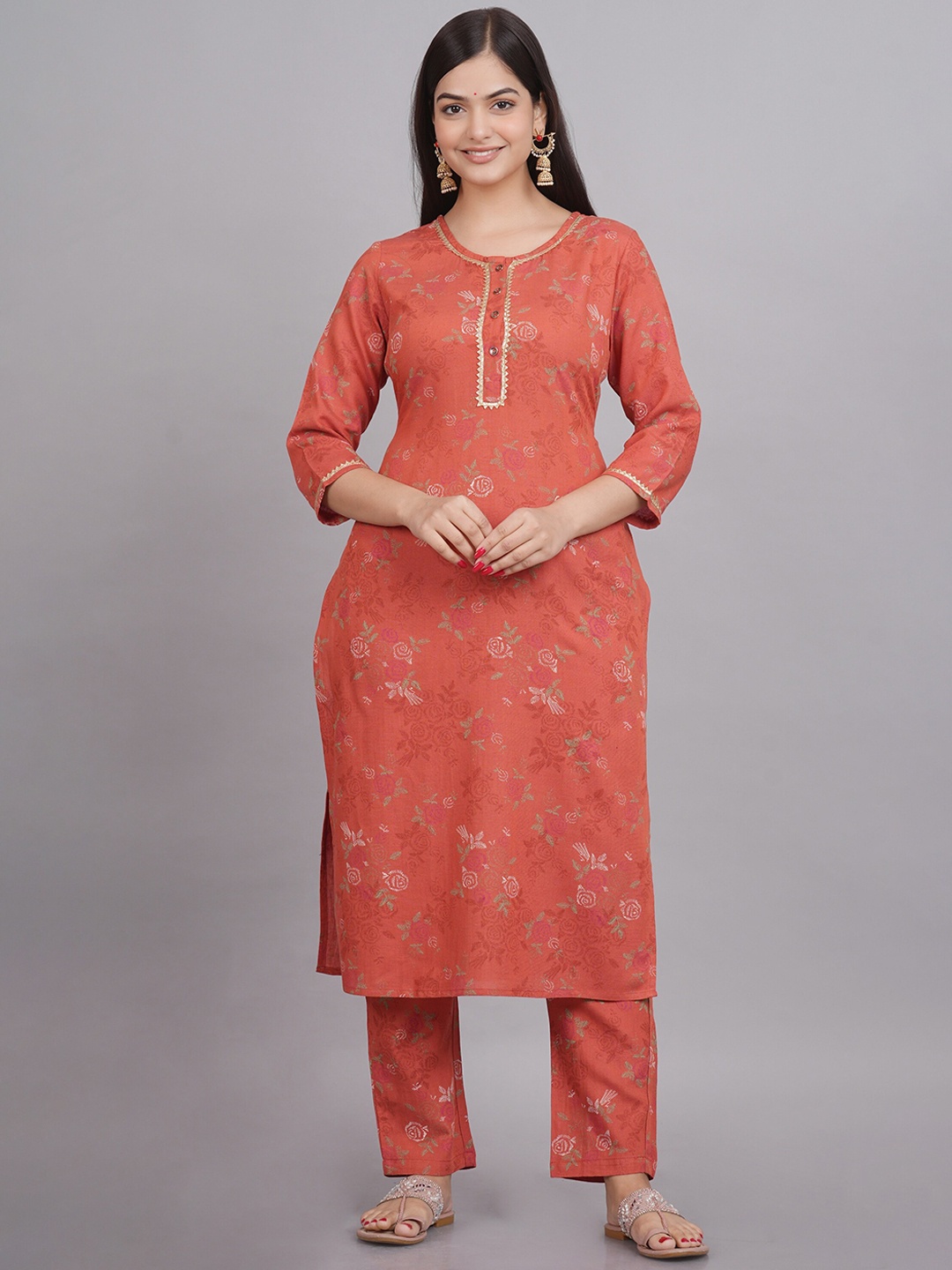 

SkyaSia Floral Printed Gotta Patti Kurta With Trousers, Orange