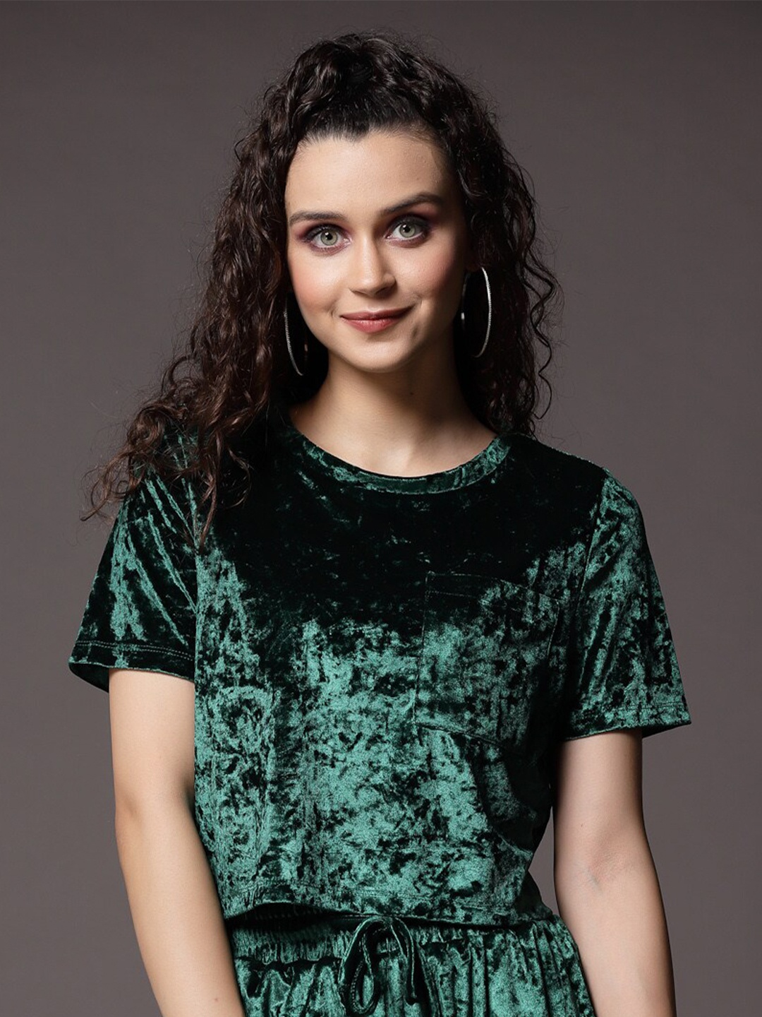 

KASSUALLY Round Neck Velvet Crop Top, Green