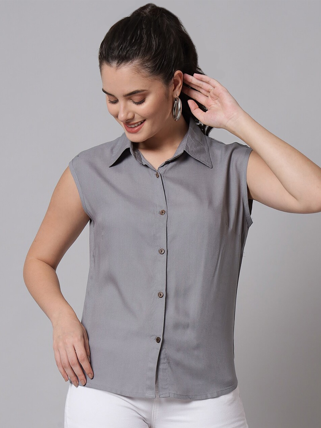 

Funday Fashion Spread Collar Sleeveless Casual Shirt, Grey
