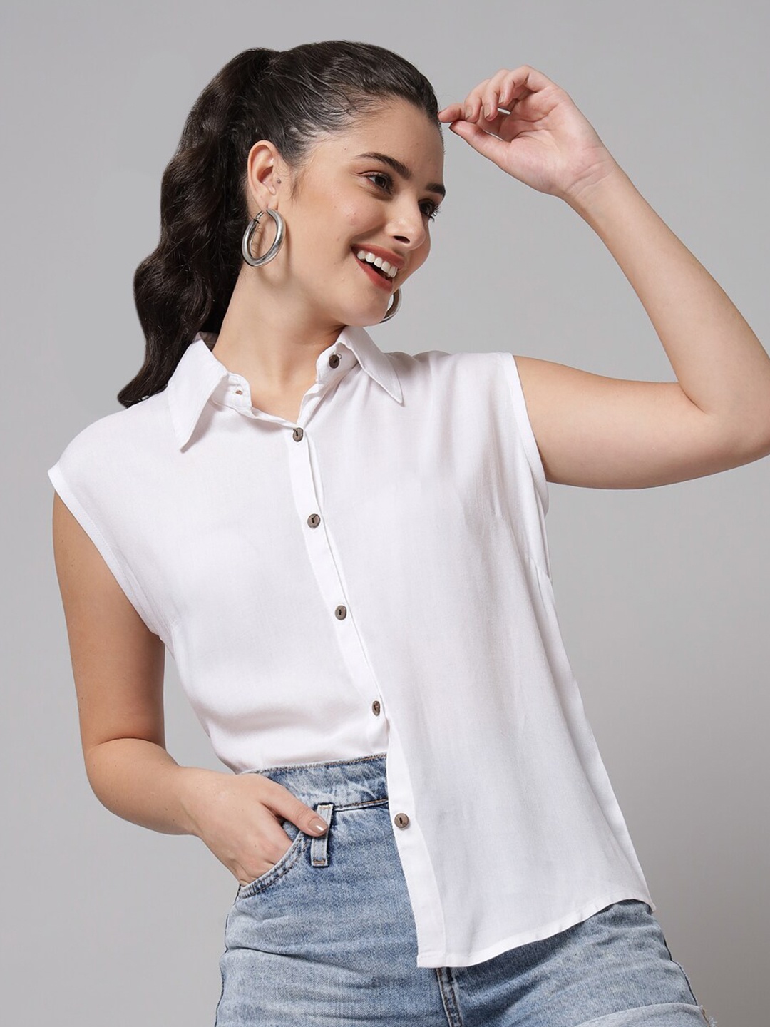 

Funday Fashion Spread Collar Sleeveless Casual Shirt, White