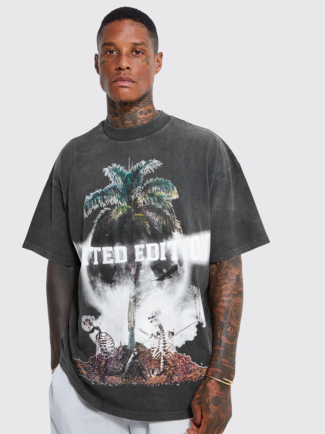 

boohooMAN Printed Drop-Shoulder Sleeves Pure Cotton Oversized T-shirt, Charcoal