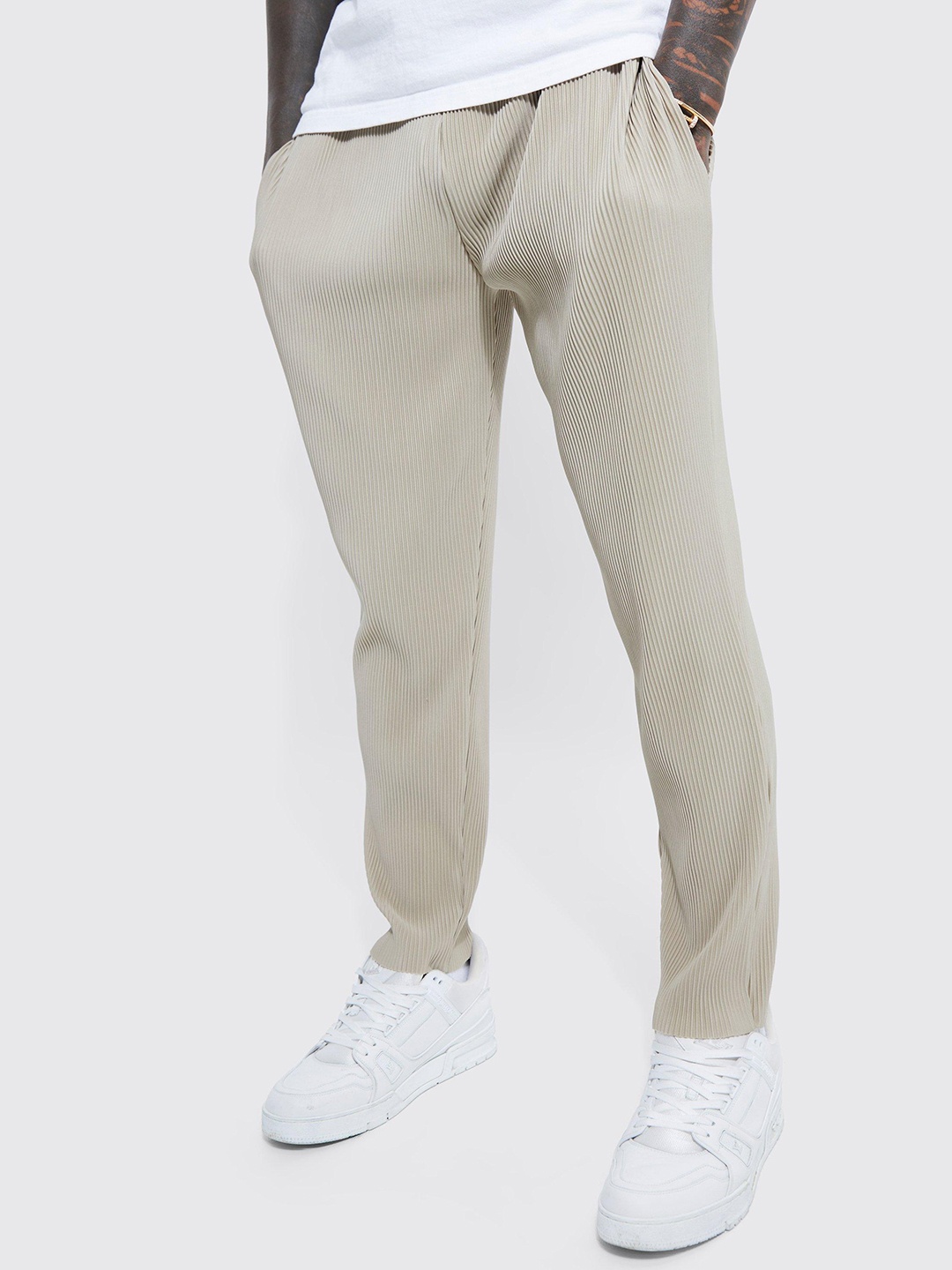 

boohooMAN Tapered Fit Accordion Pleated Track Pants, Green