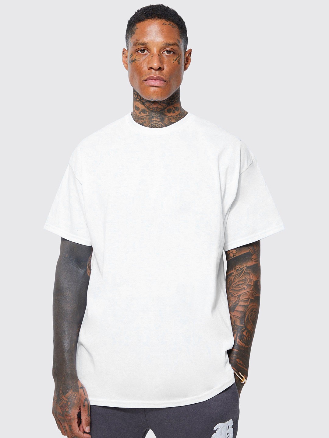 

boohooMAN Typography Back Printed Drop-Shoulder Sleeves Pure Cotton Oversized T-shirt, White