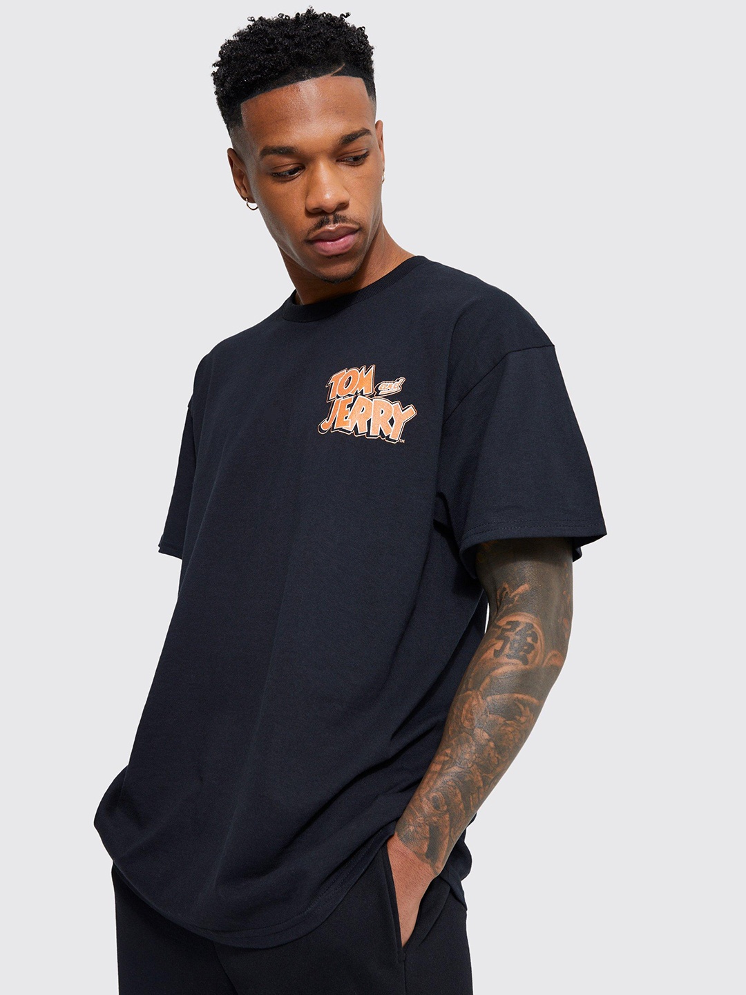 

boohooMAN Tom & Jerry Printed Drop-Shoulder Sleeves Cotton Oversized T-shirt, Black